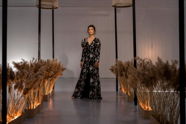 Elevate your office style: expert tips for rocking belted dresses with chic flair